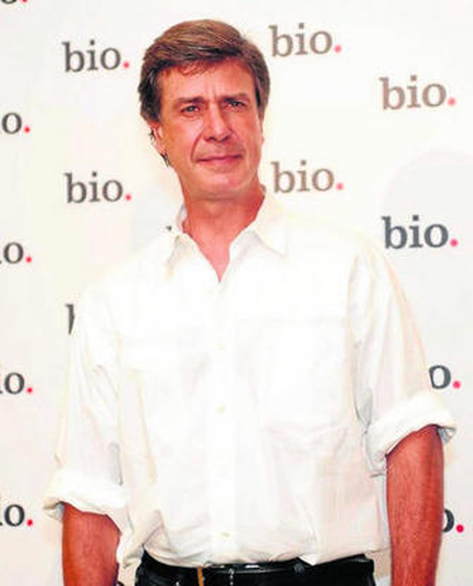 Cayetano no oculta su felicidad ante los medios a los que atiende relajado y muy sonriente.