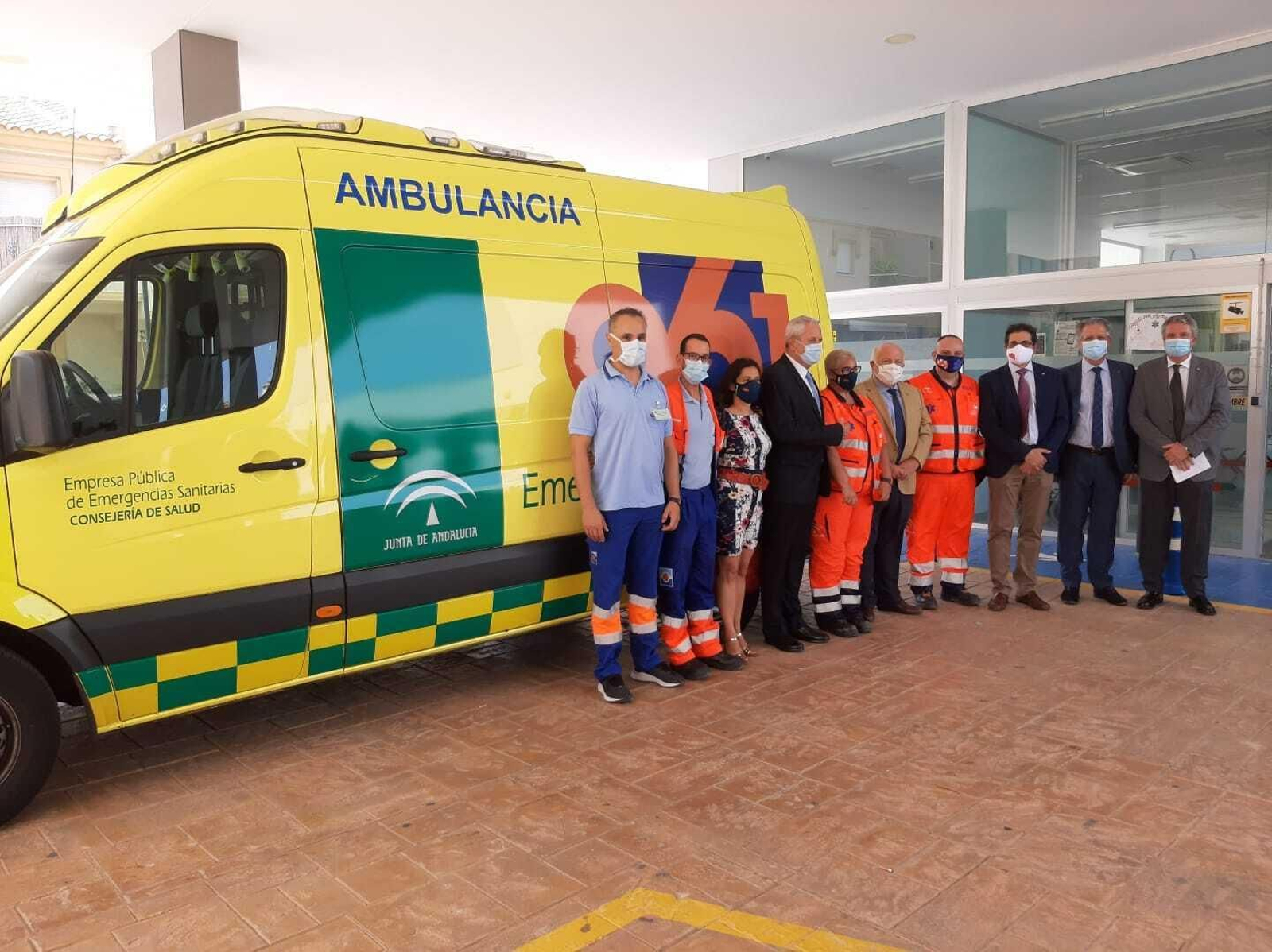 Visita del consejero Jesús Aguirre a las instalaciones de la nueva base del 061 en Vera.