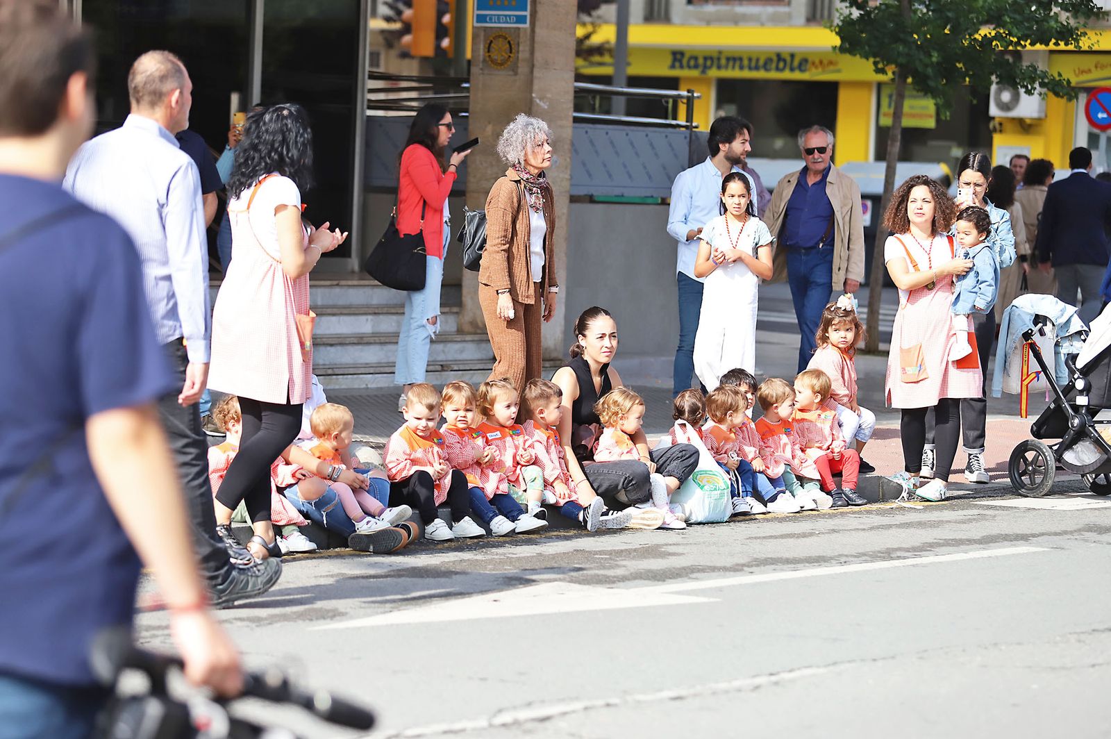 El Rocío 2023: Imágenes de la Hermandad de Emigrantes en su salida de Huelva