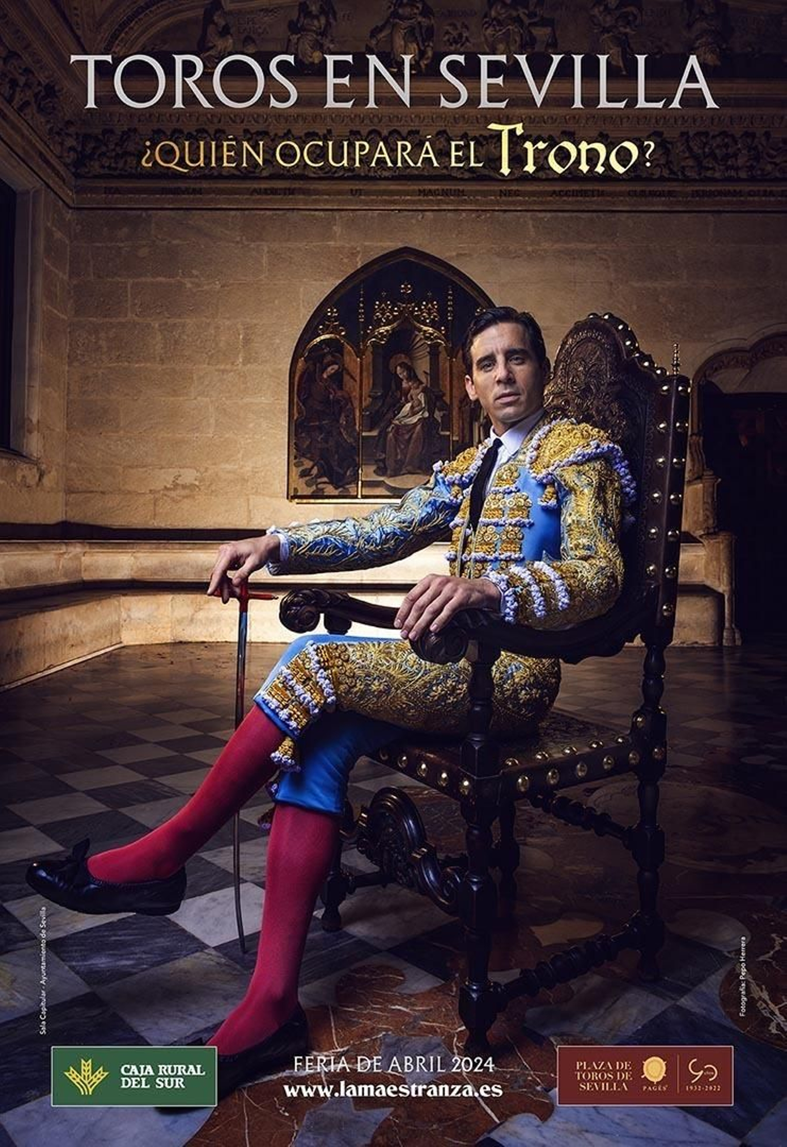 Juan Ortega posa en el Ayuntamiento de Sevilla.