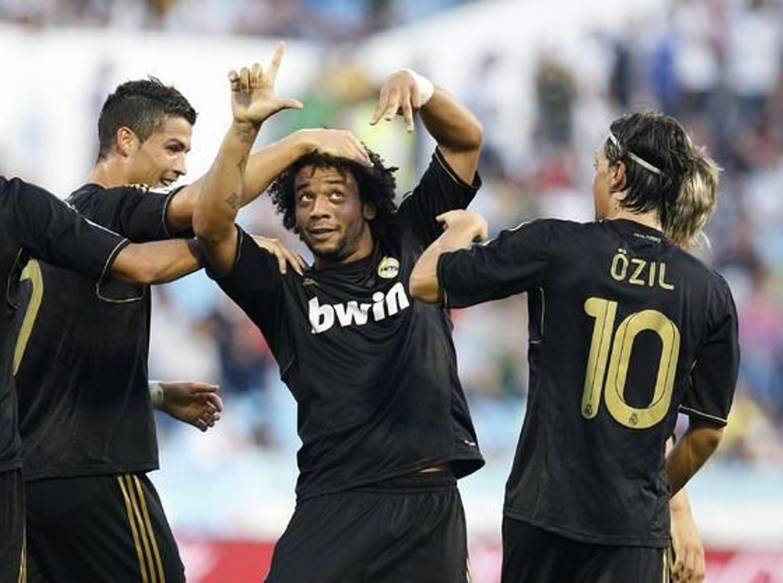 Los de Mourinho se estrenan con una cómoda y abultada victoria.

Foto: EFE