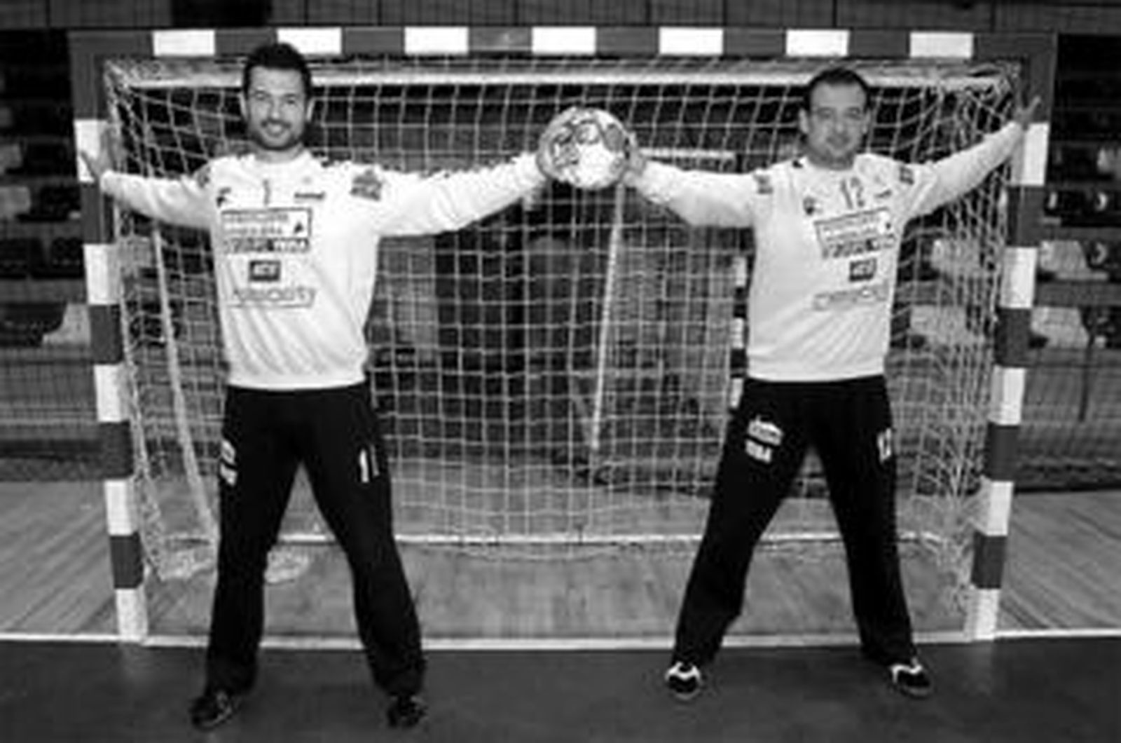 Jorge Martínez (izquierda) y Xavi Pérez, los porteros del Balonmano Antequera.