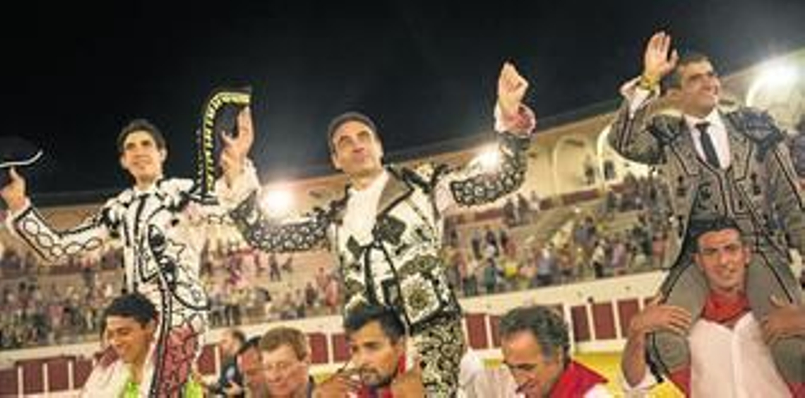 Fortes, Ponce y Joselito Adame, triple puerta grande en la Goyesca de Antequera.
