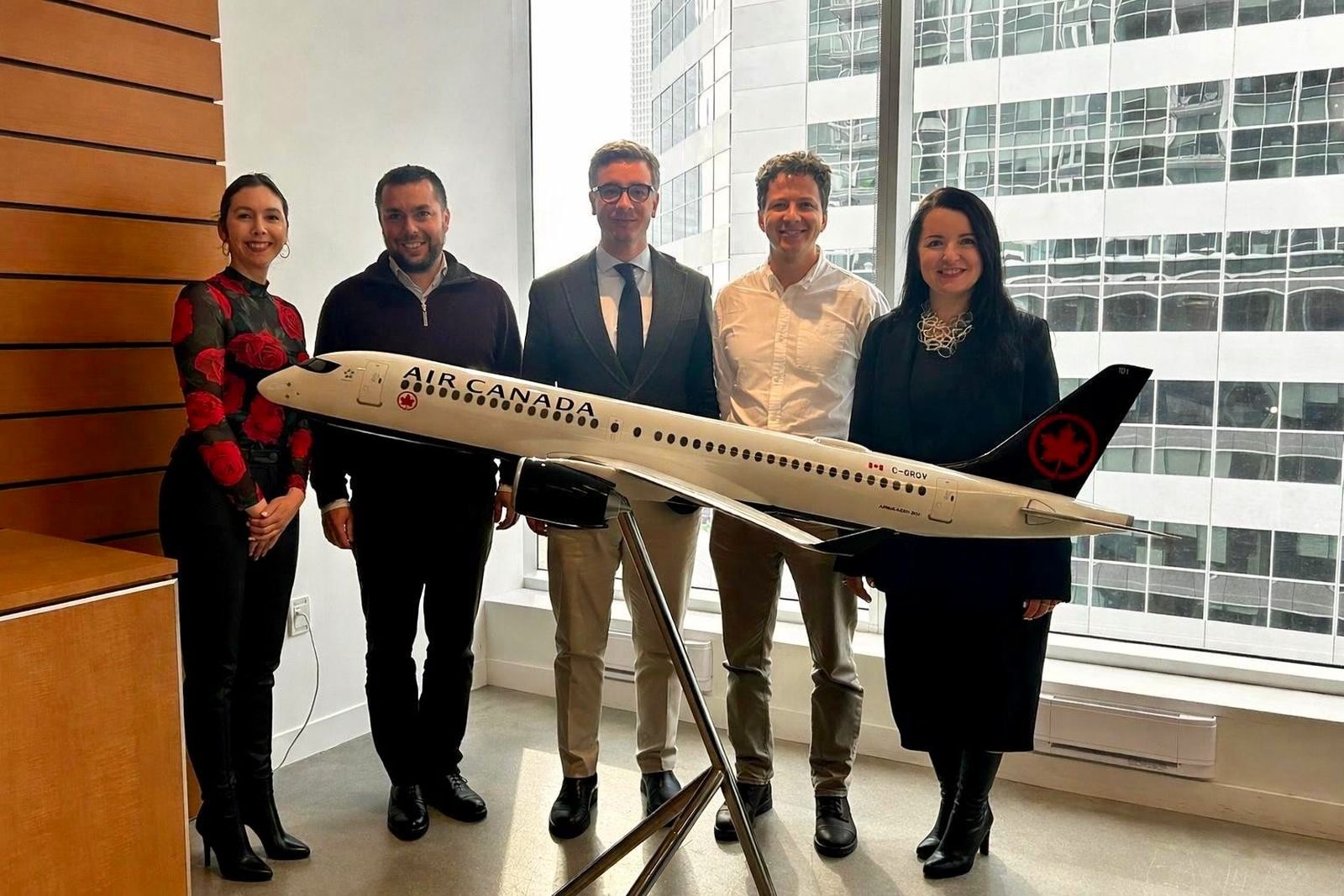 Rodríguez Hans mantuvo entrevistas con diferentes aerolínas en Montreal