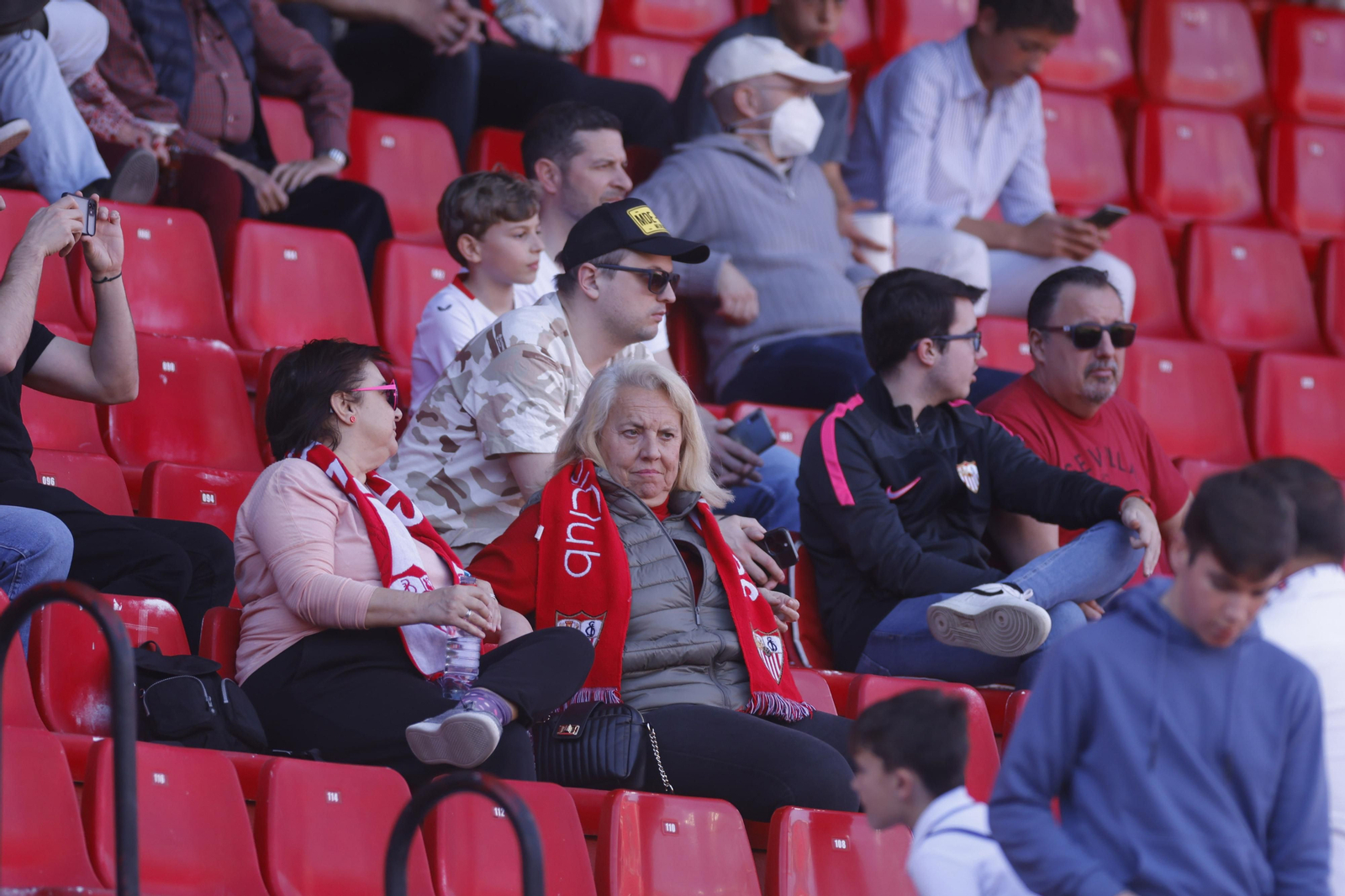 Búscate en las fotos del Sevilla-Almería