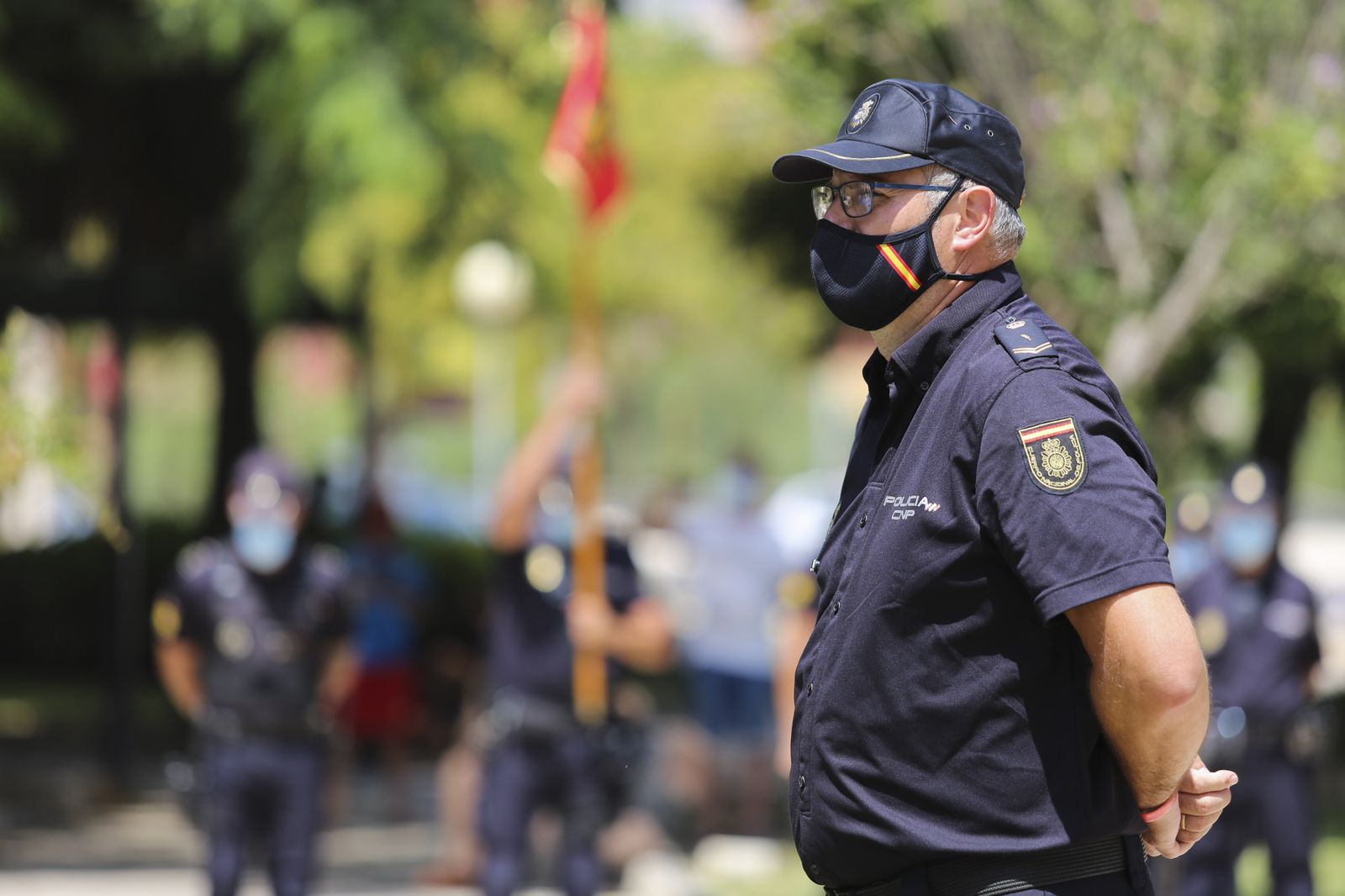 Fotos de la escultura que rinde homenaje a los policías fallecidos en Málaga