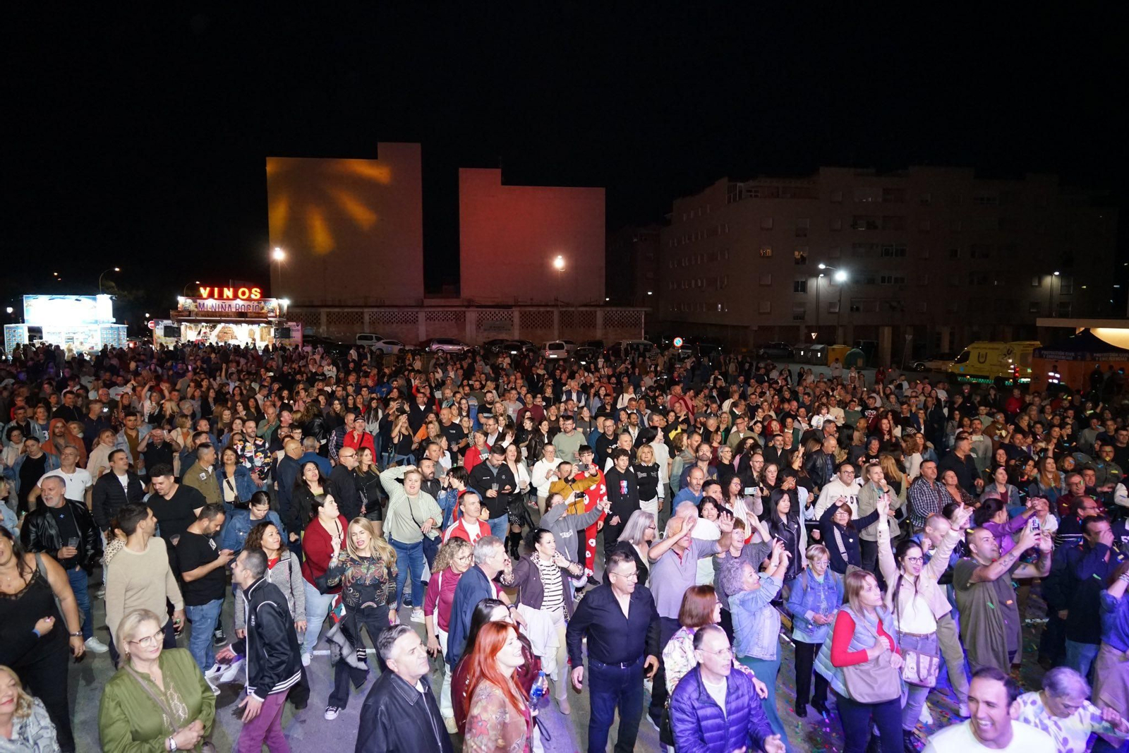 Miles de vecinos se reunieron para celebrar el otoño con la tradicional Gran Castañada de Vícar