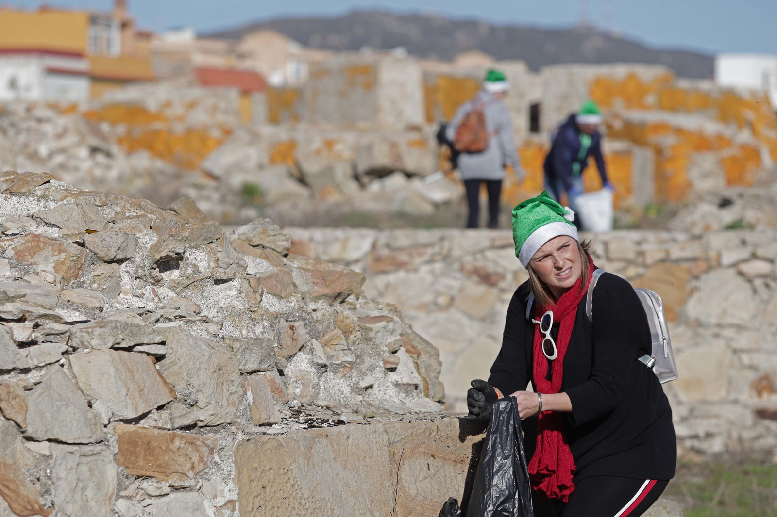 Limpieza del Fuerte Santa Bárbara de La Línea