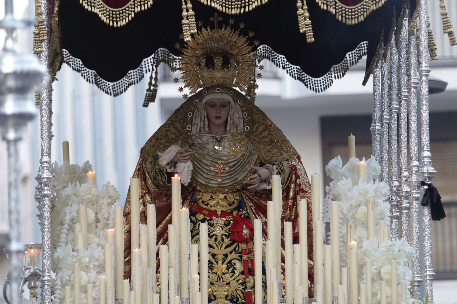Imágenes de La Magna por las calles de Almería