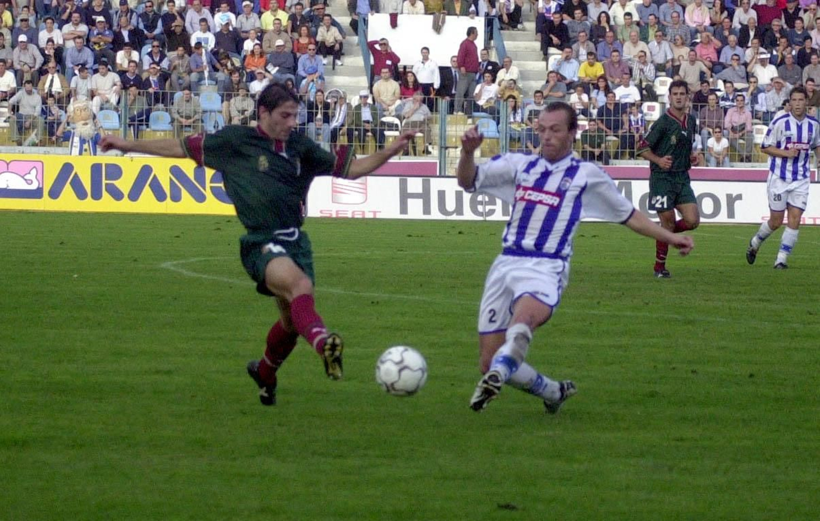Una acción en la última visita del Oviedo al Recre en el Colombino.