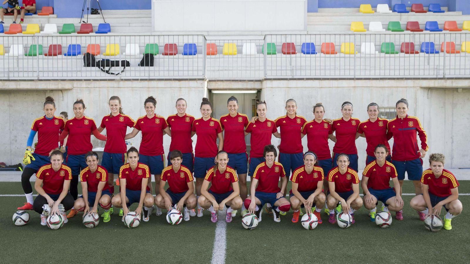 Celia Jiménez, junto al resto de convocadas para el Mundial de Canadá 2015. Celia Jiménez, junto al resto de convocadas para el Mundial de Canadá 2015.