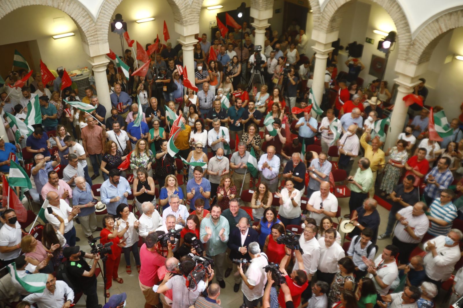 Elecciones Andalucía: La visita de los barones del PSOE en Córdoba, en imágenes