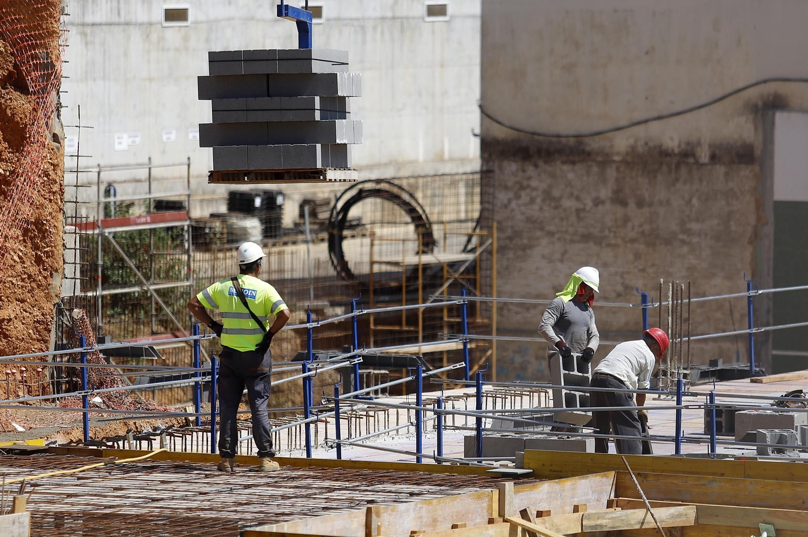 Los constructores piden tablas de precios actualizados que reflejen las subidas en materiales y energía.