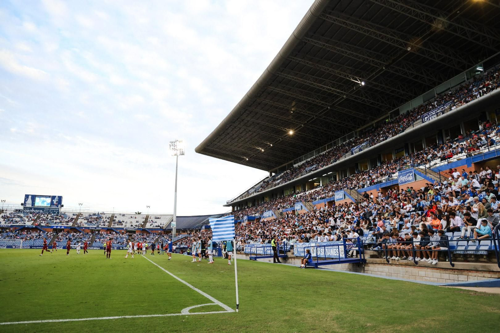 Búscate en las gradas del Nuevo Colombino en el Recre- Linares