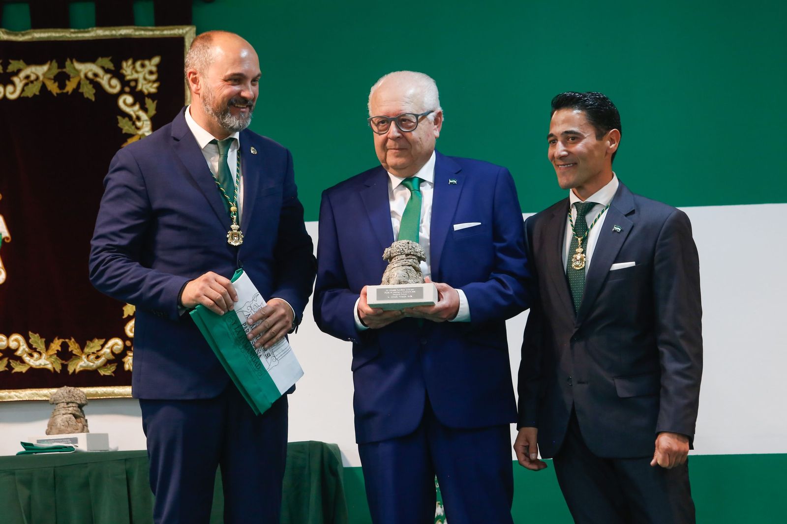 Fotos de la entrega de reconocimientos por el Día de Andalucía en Los Barrios