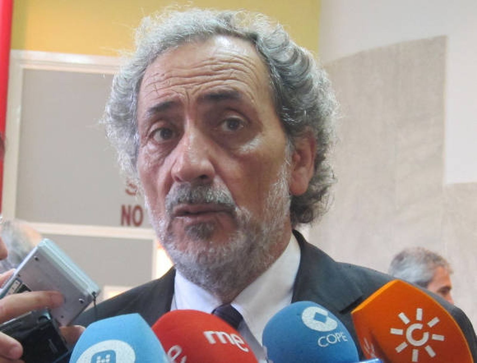 Chamizo critica que el Gobierno "invite" a irse a los inmigrantes