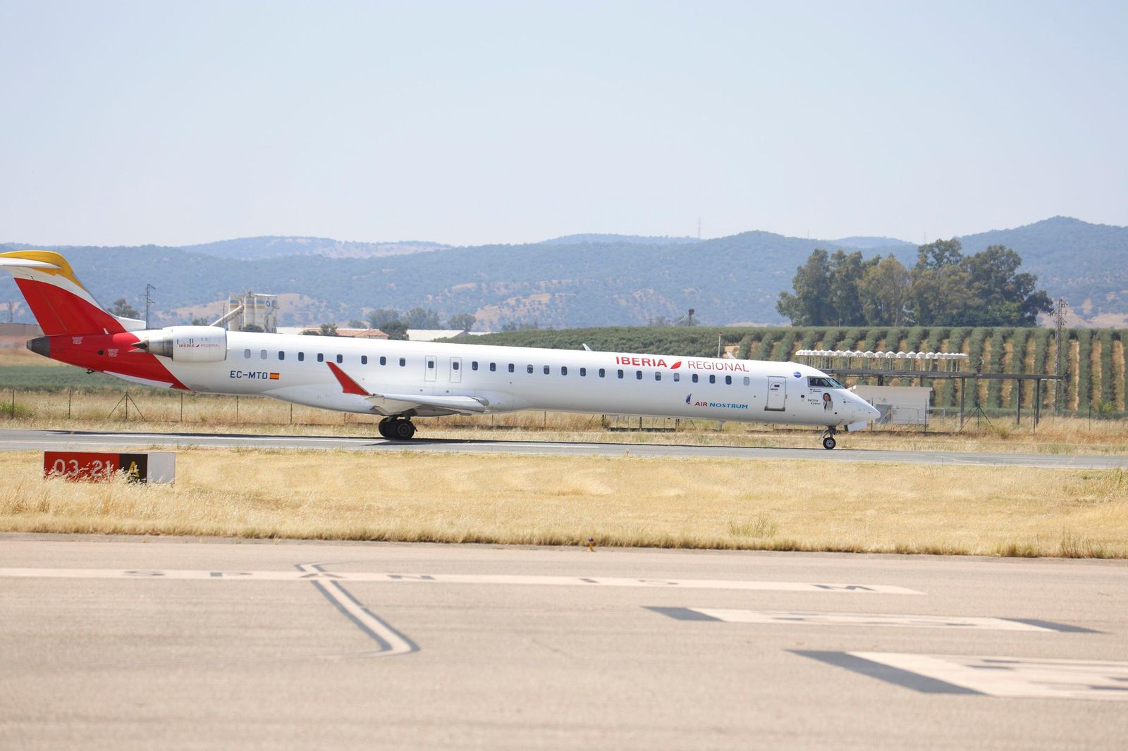 Los primeros vuelos comerciales en el aeropuerto de Córdoba, en fotografías