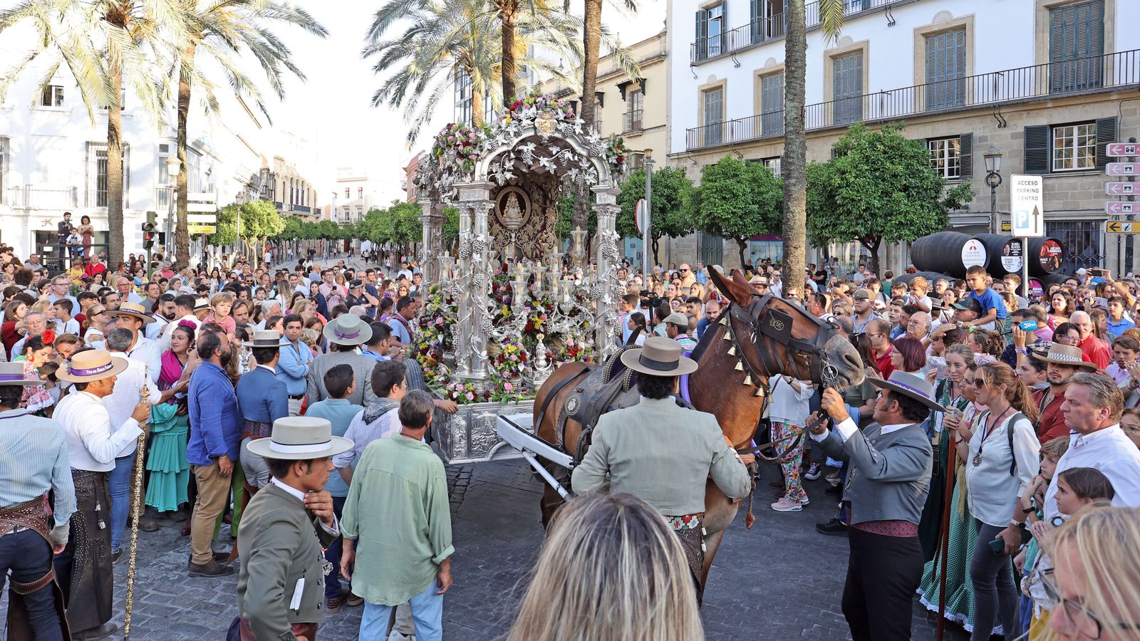 Llegada de la Hermandad del Rocío de Jerez a Santo Domingo