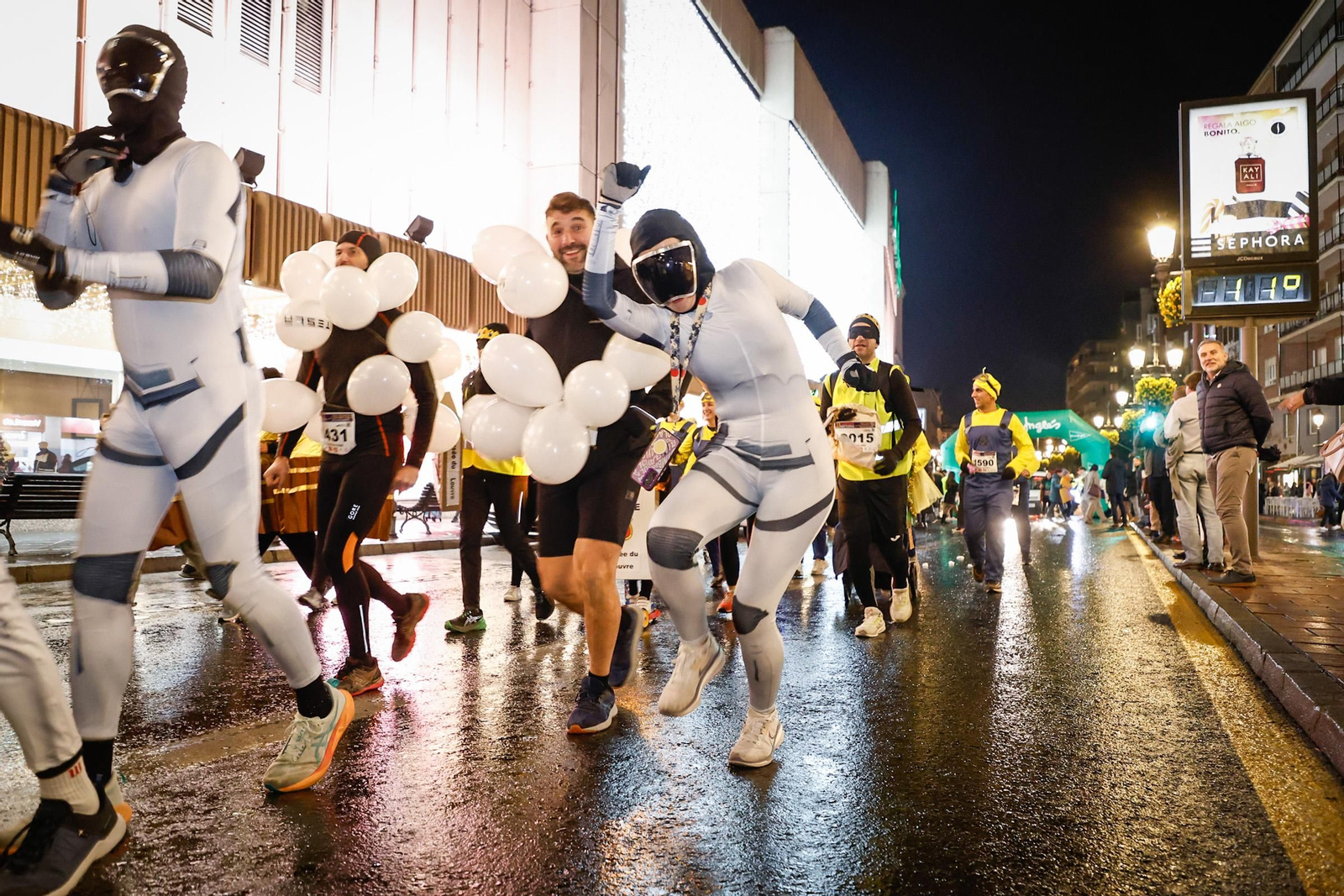 Búscate en la Carrera Nocturna de Disfraces de Granada