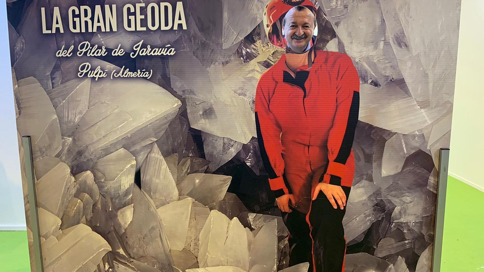 El alcalde de Pulpí ya “ha visitado” la Geoda de Pulpí.