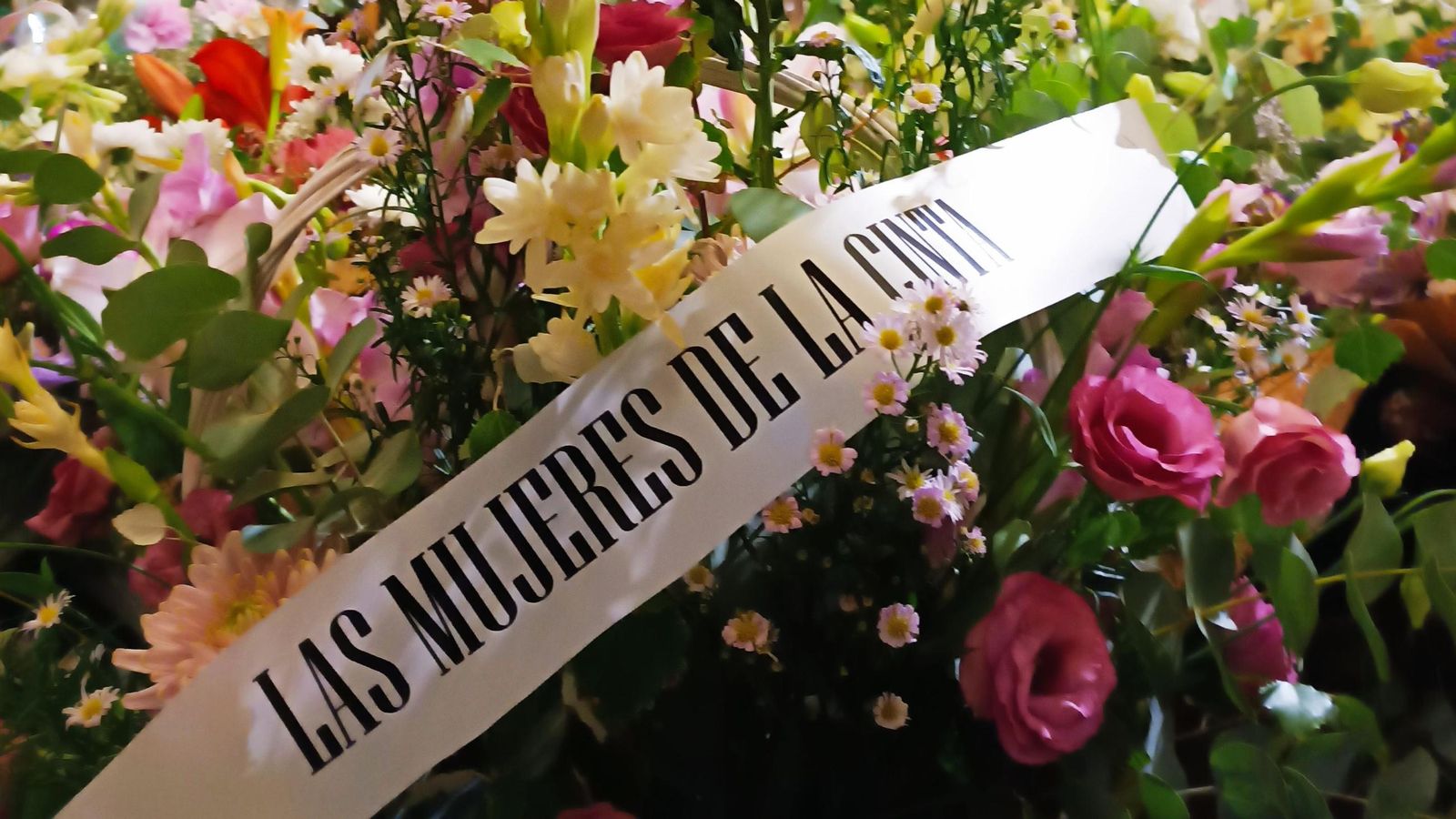 Ofrenda de flores de las mujeres de la Cinta.