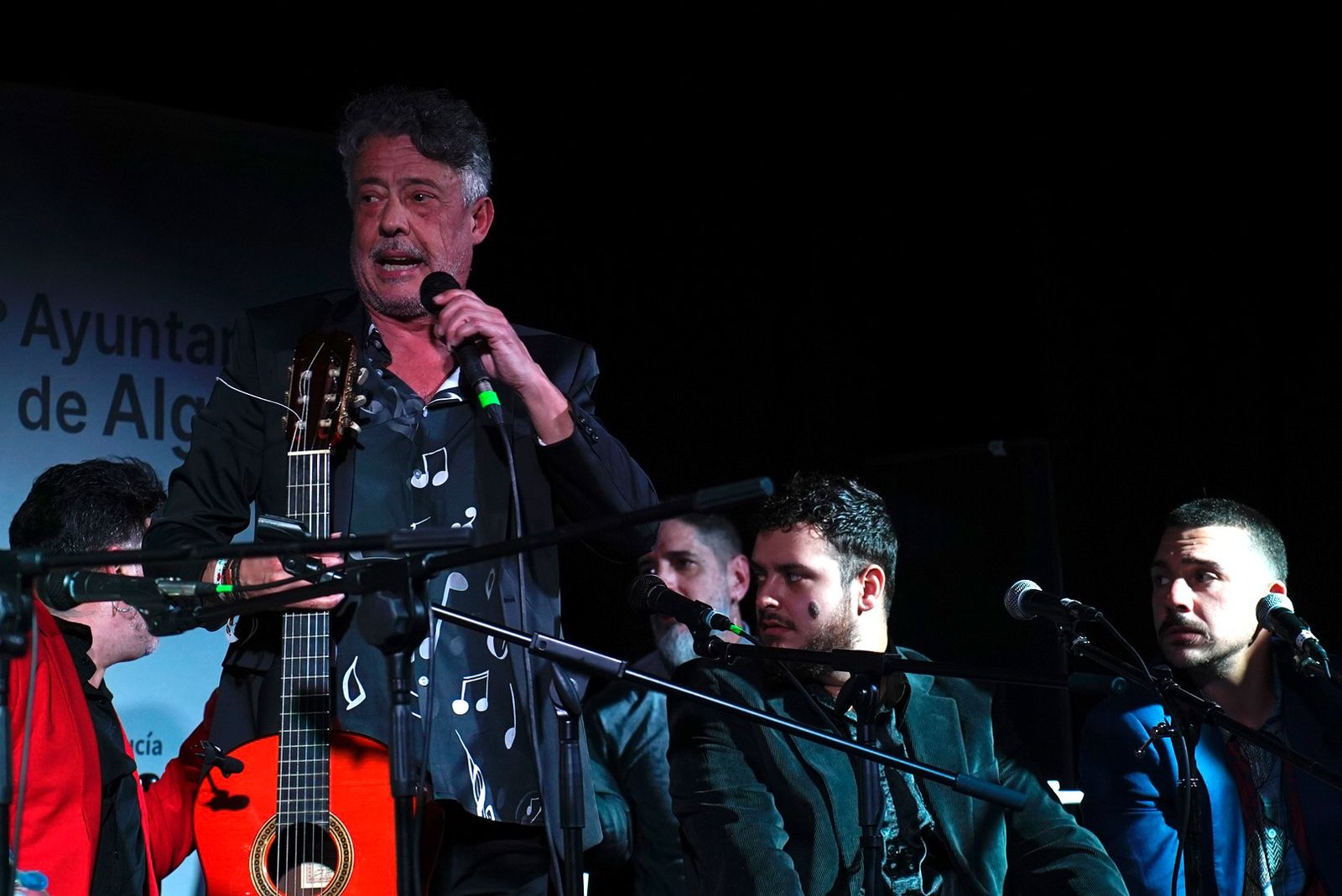 Fotos de la zambomba del grupo Toma Castaña en Algeciras