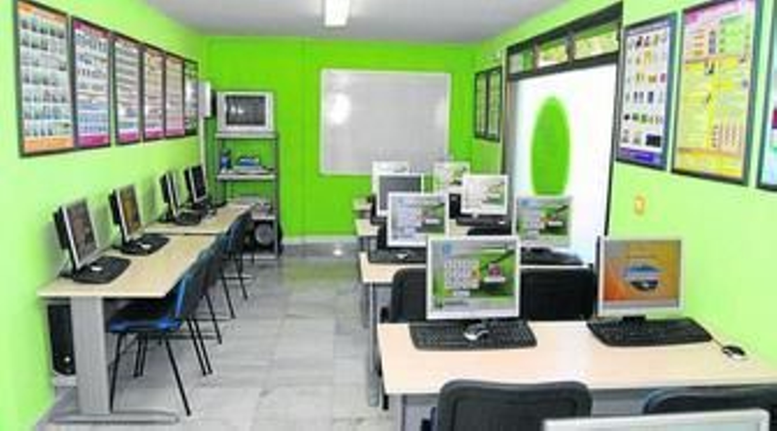 Una de las aulas de la Autoescuela Pio 12, en la capital.