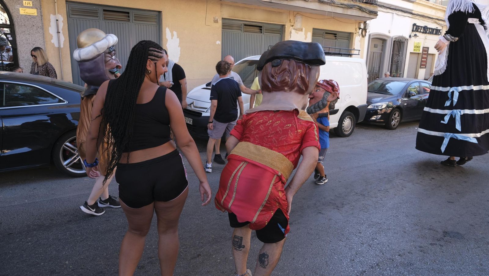Gigantes y cabezudos en la Feria de Almería 2024, en imágenes