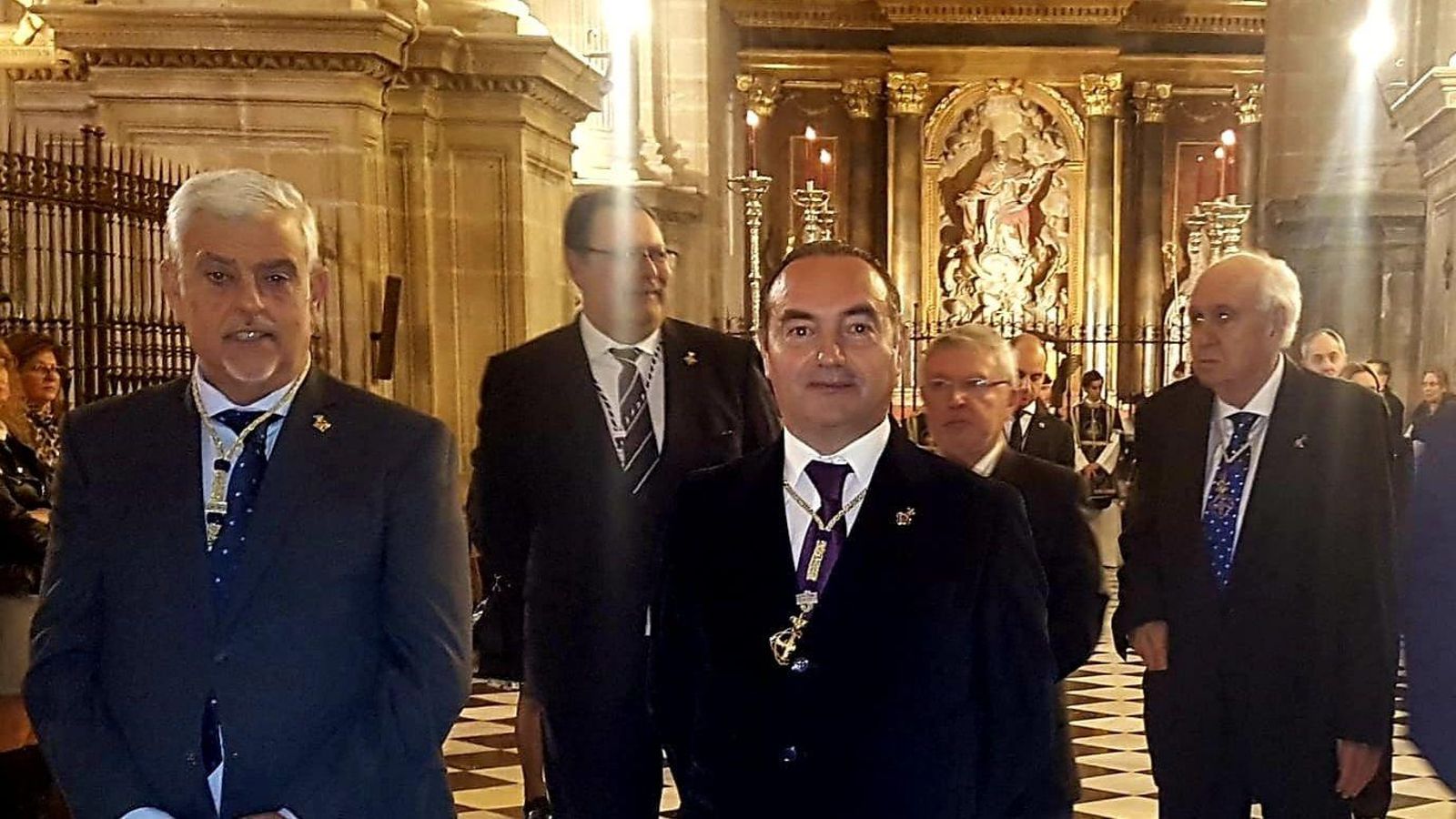 De Vargas, en el centro, durante un acto en la Catedral.