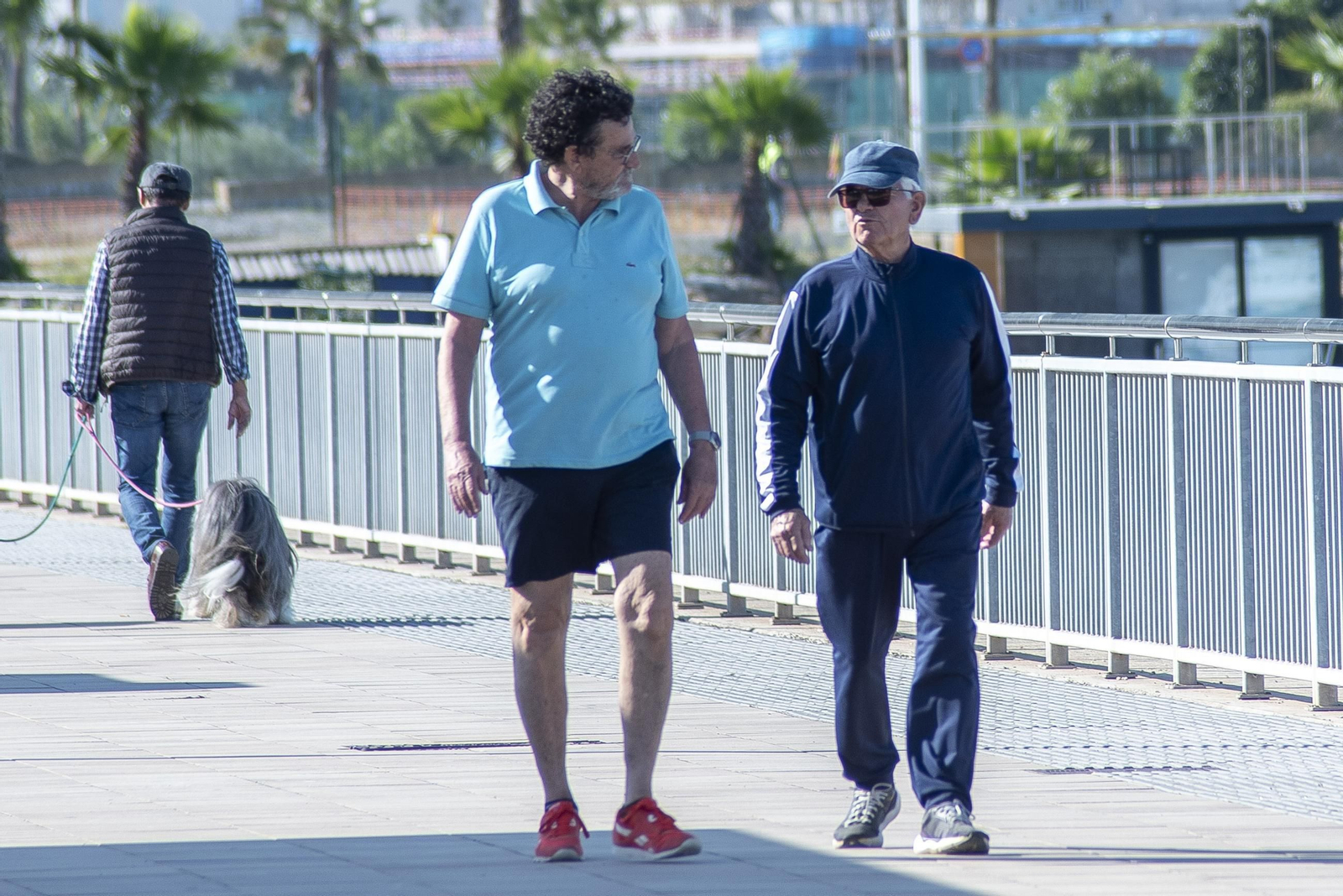 Fotos de gente practicando deporte al aire libre en La Línea