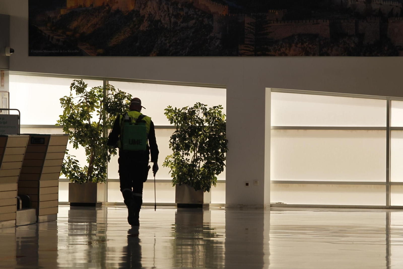 Fotogalería actuación INFOCA y UME por el coronavirus en Almería. Covid-19