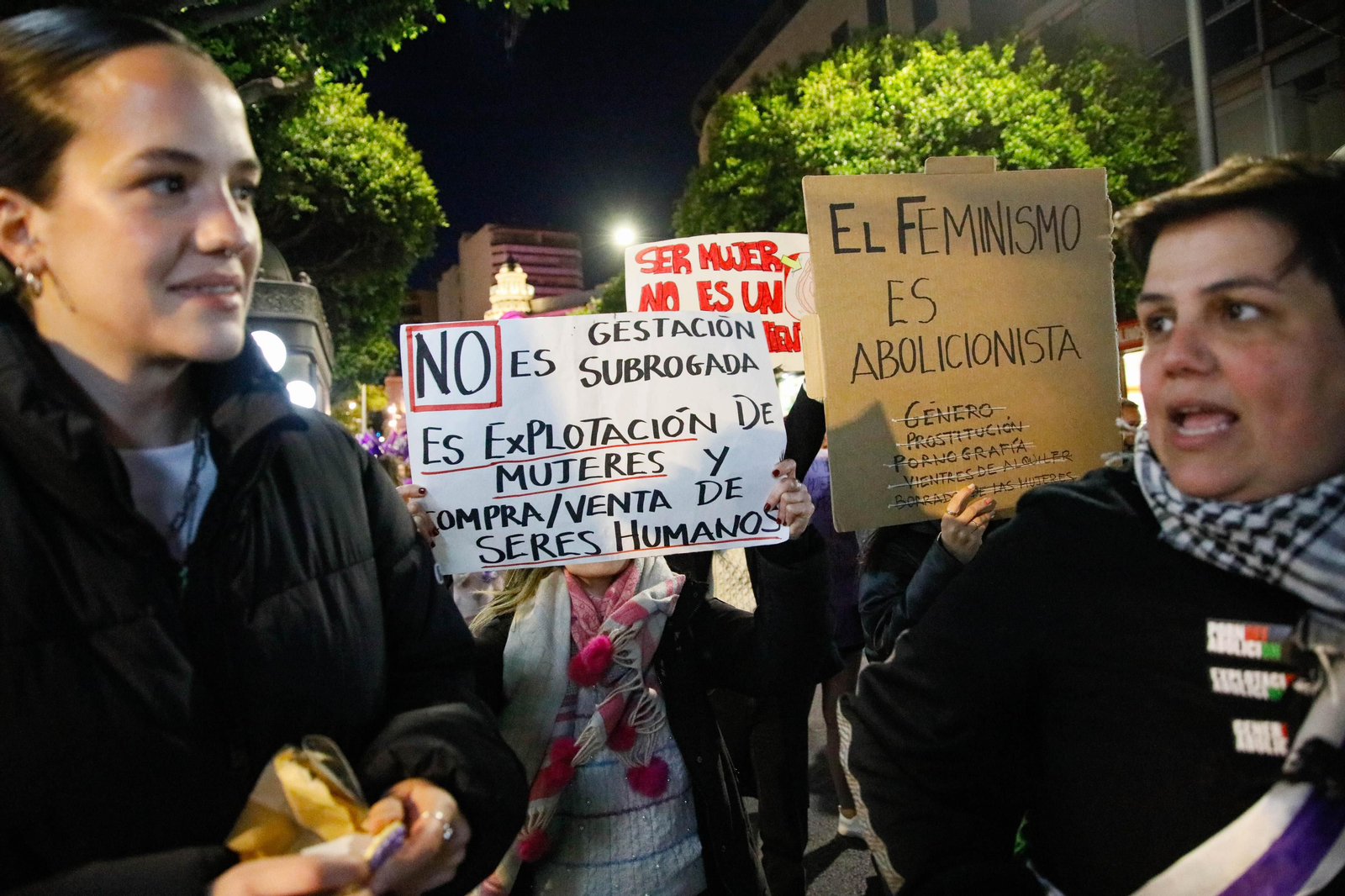 Galería de imágenes por el día de la mujer en Almería
