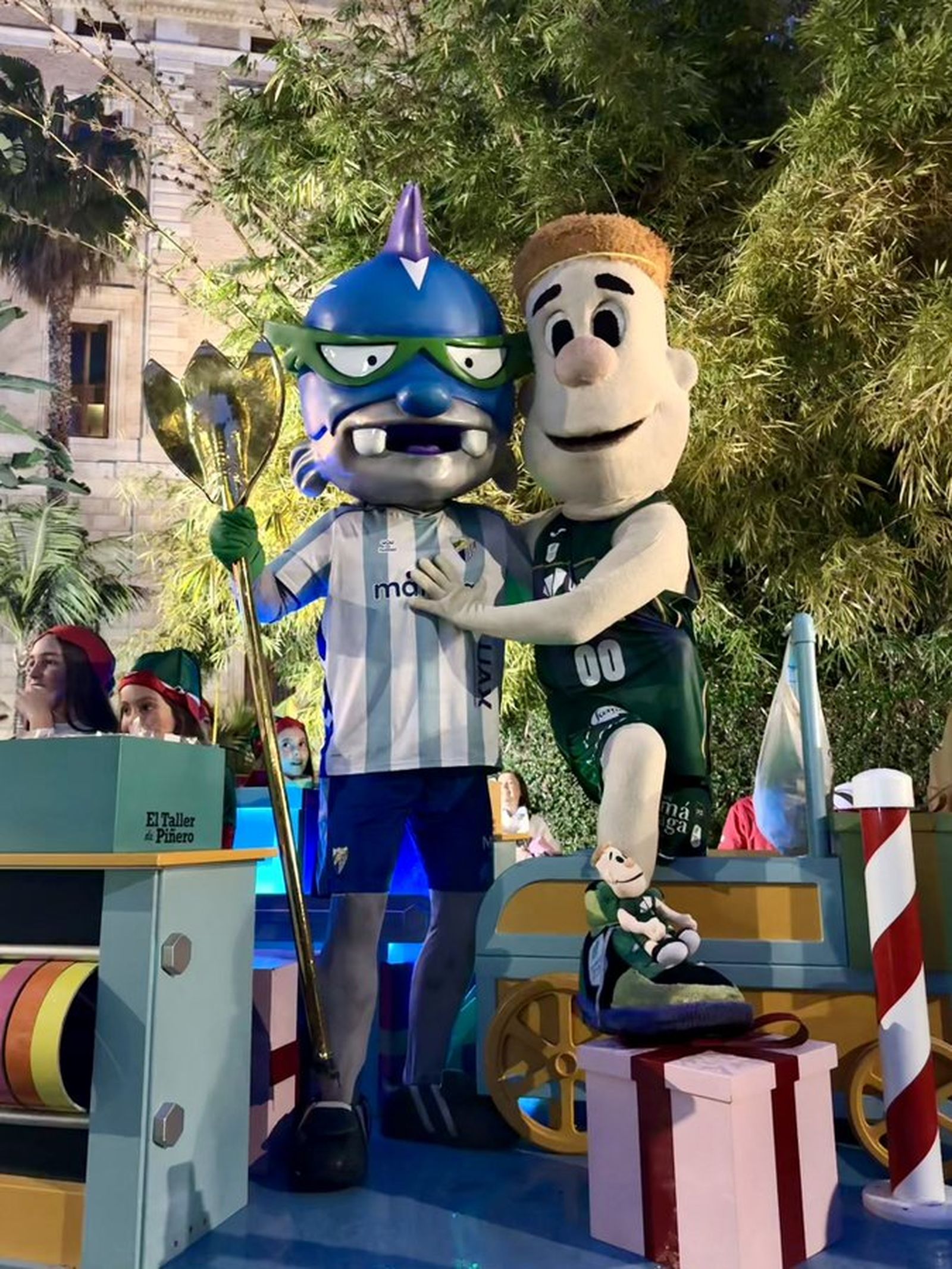 Baltasar Perry reparte magia y felicidad por las calles de Málaga