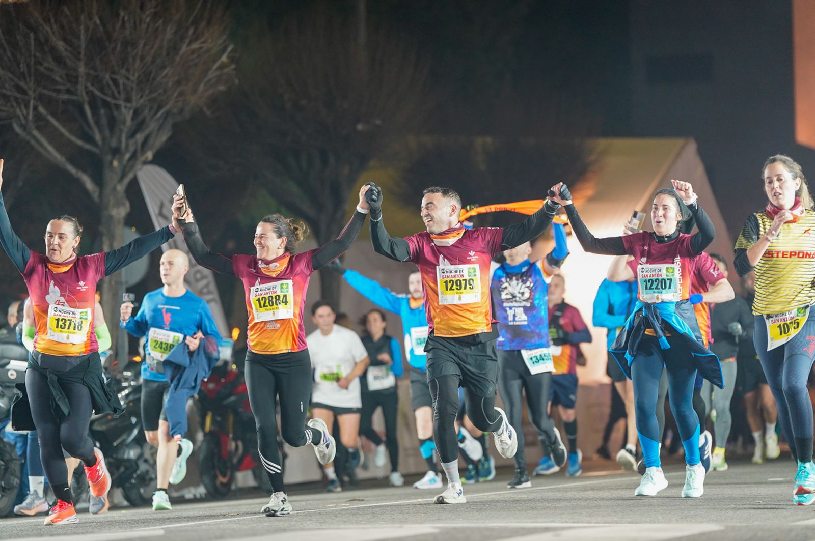En imágenes: búscate en tu llegada a meta de la Carrera de San Antón 2026 (11)