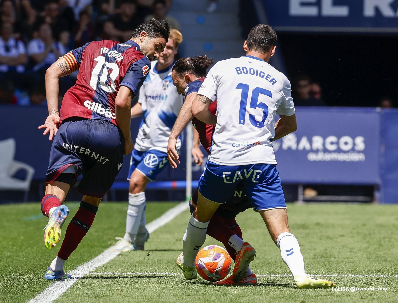 Un lance del Levante-Tenerife.