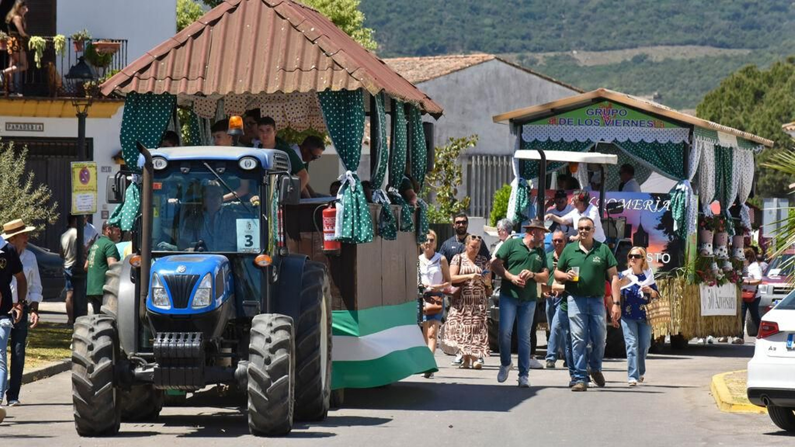 Romería por las calles de Castellar.