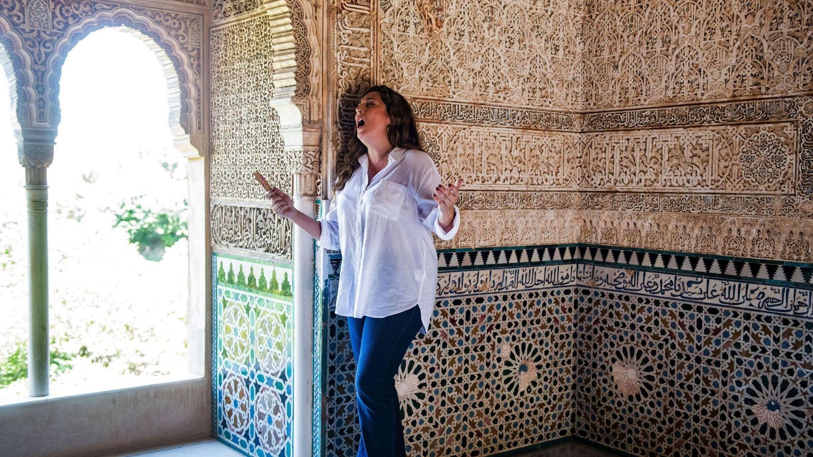 Morente muestra su apoyo a la campaña de reapertura de la Alhambra.