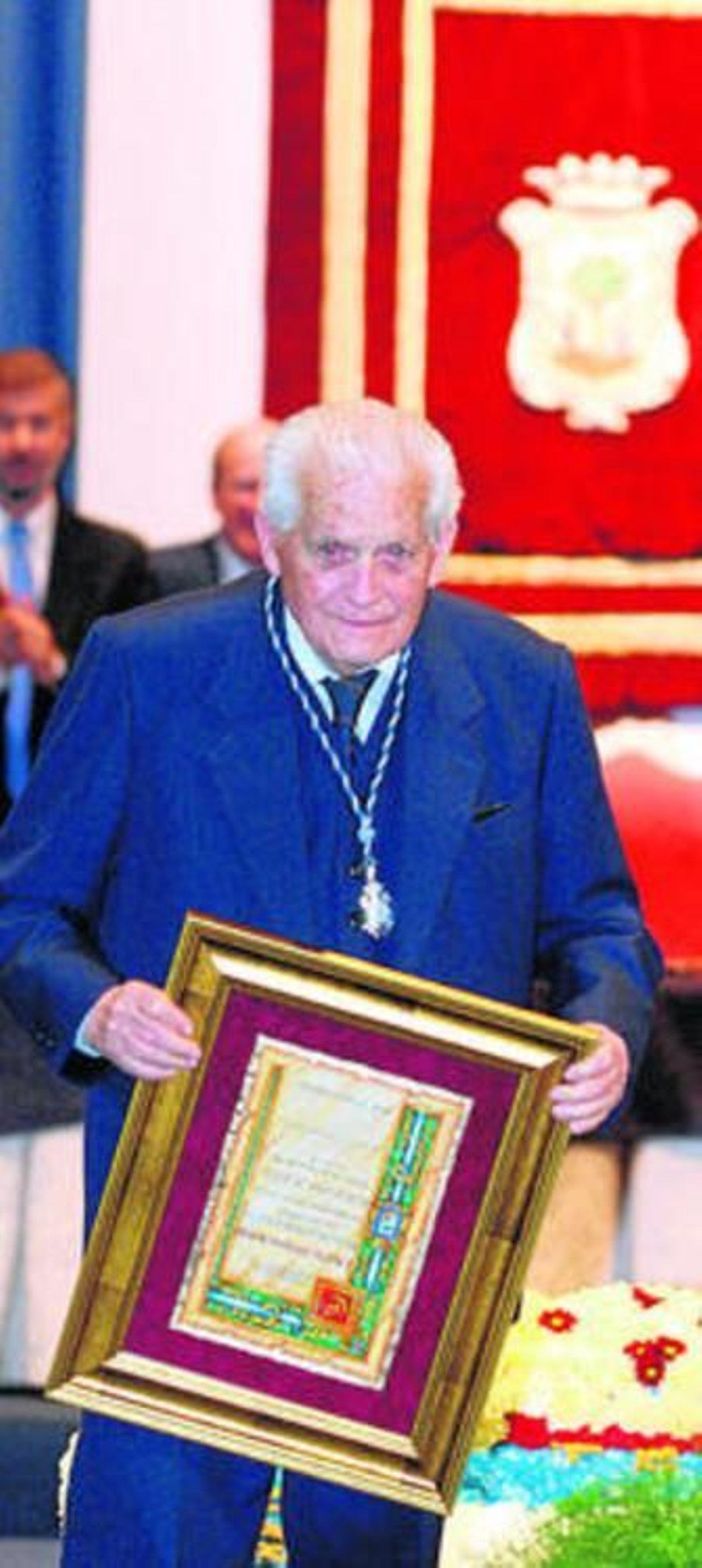 Manuel Domínguez recibió en 2007 la Medalla de Oro de Huelva.