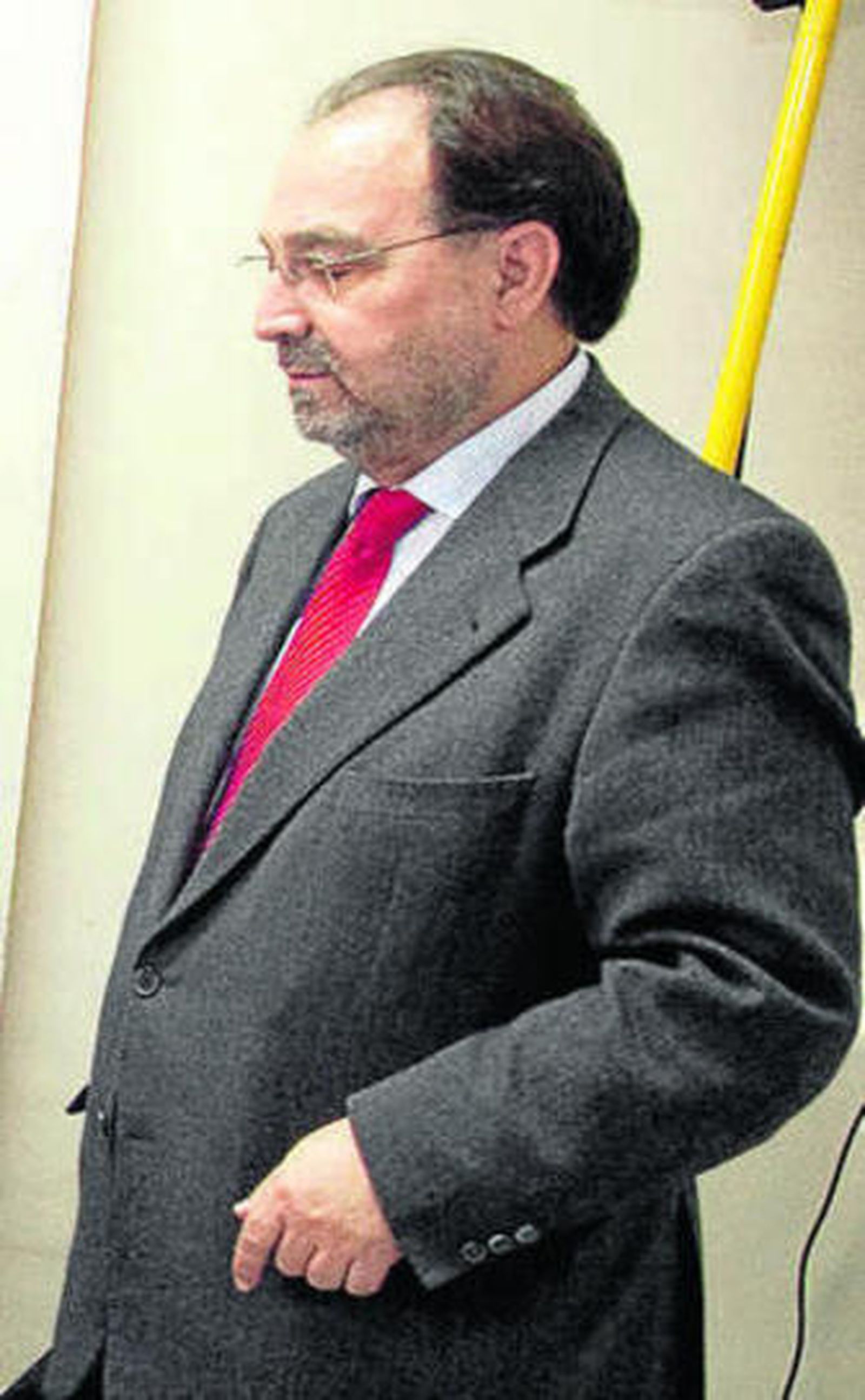 Alfonso Mir, presidente.