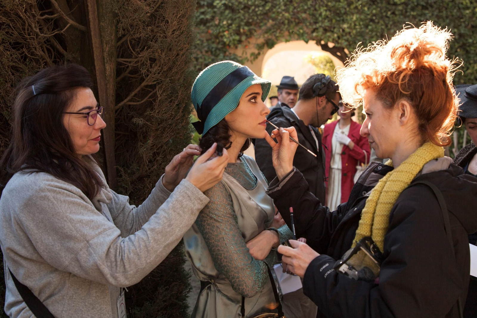 La actriz Macarena García se prepara para una escena de 'La otra mirada' en el Alcázar sevillano.