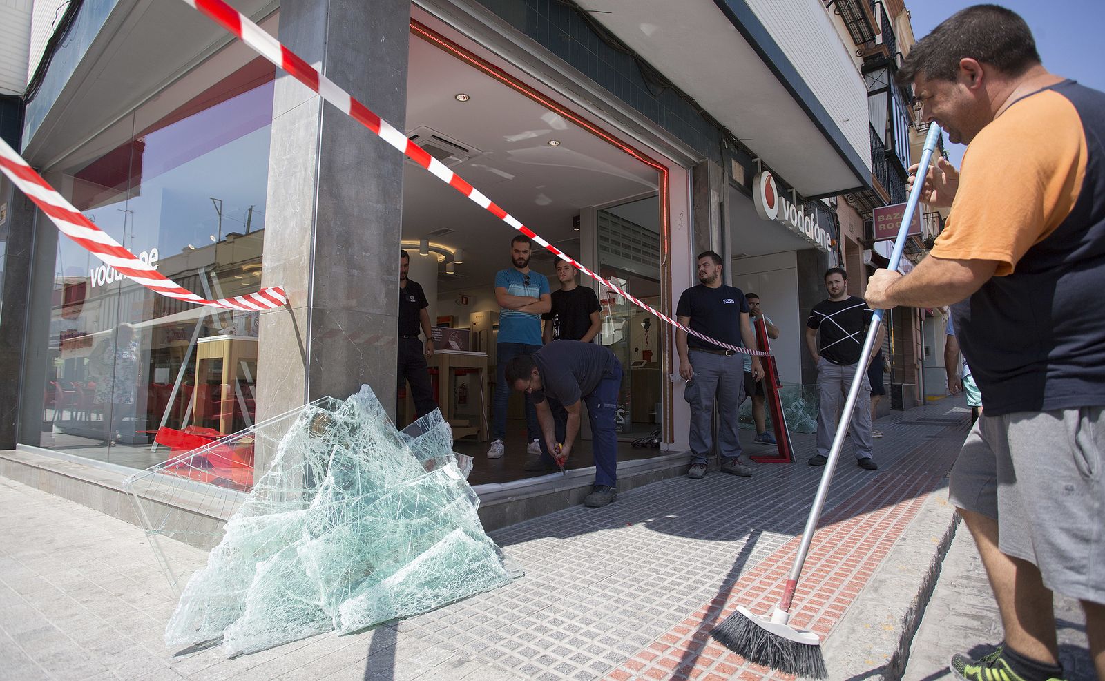 Cae el alunicero que desvalijó el Vodafone de Dos Hermanas