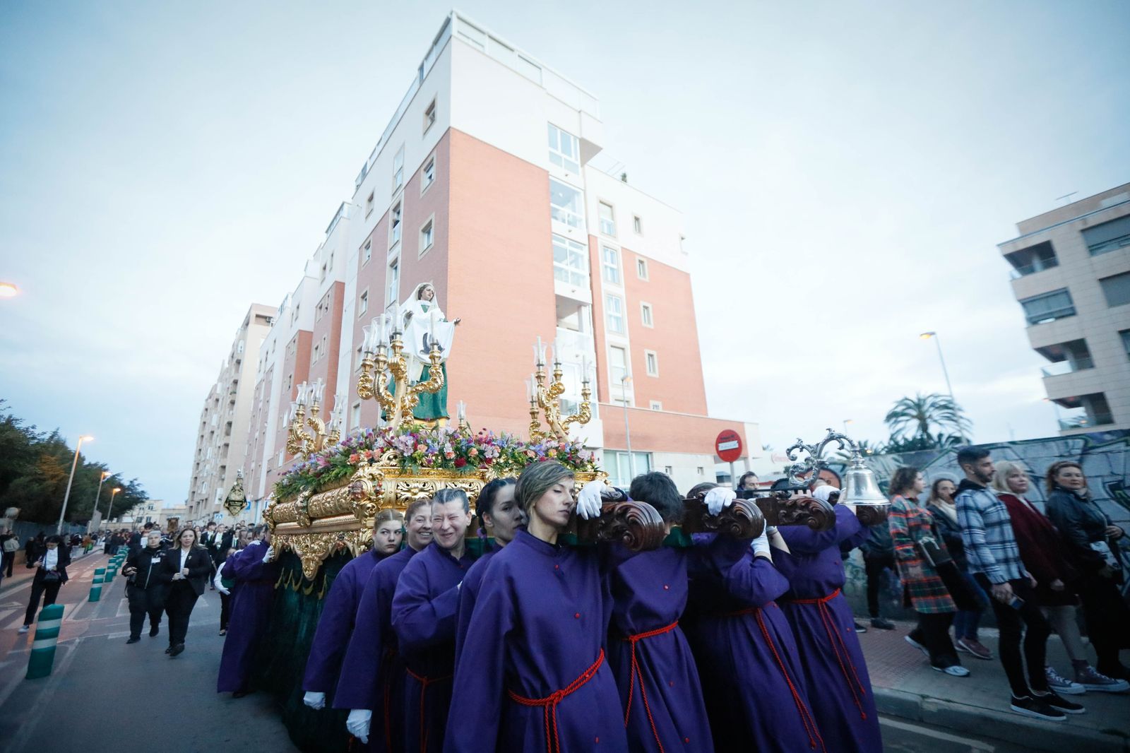 La procesión del Encuentro, en imágenes