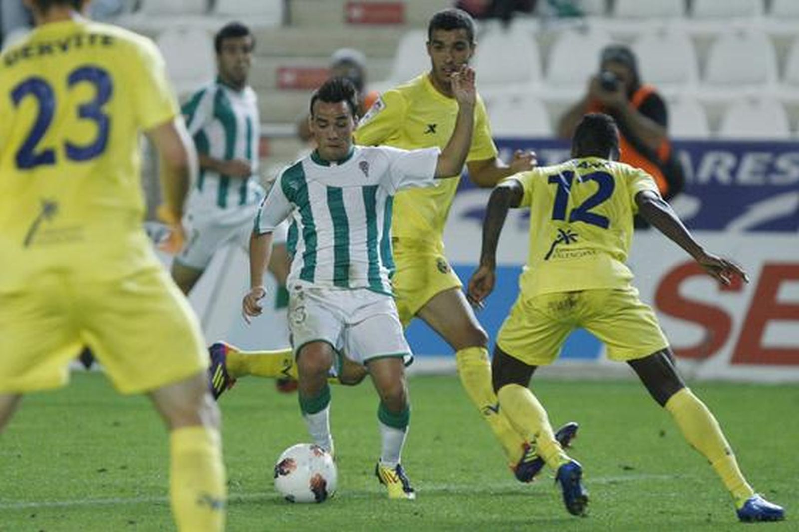 El Córdoba y el Villarreal B empatan en su partido en el Arcángel.

Foto: Álvaro Carmona