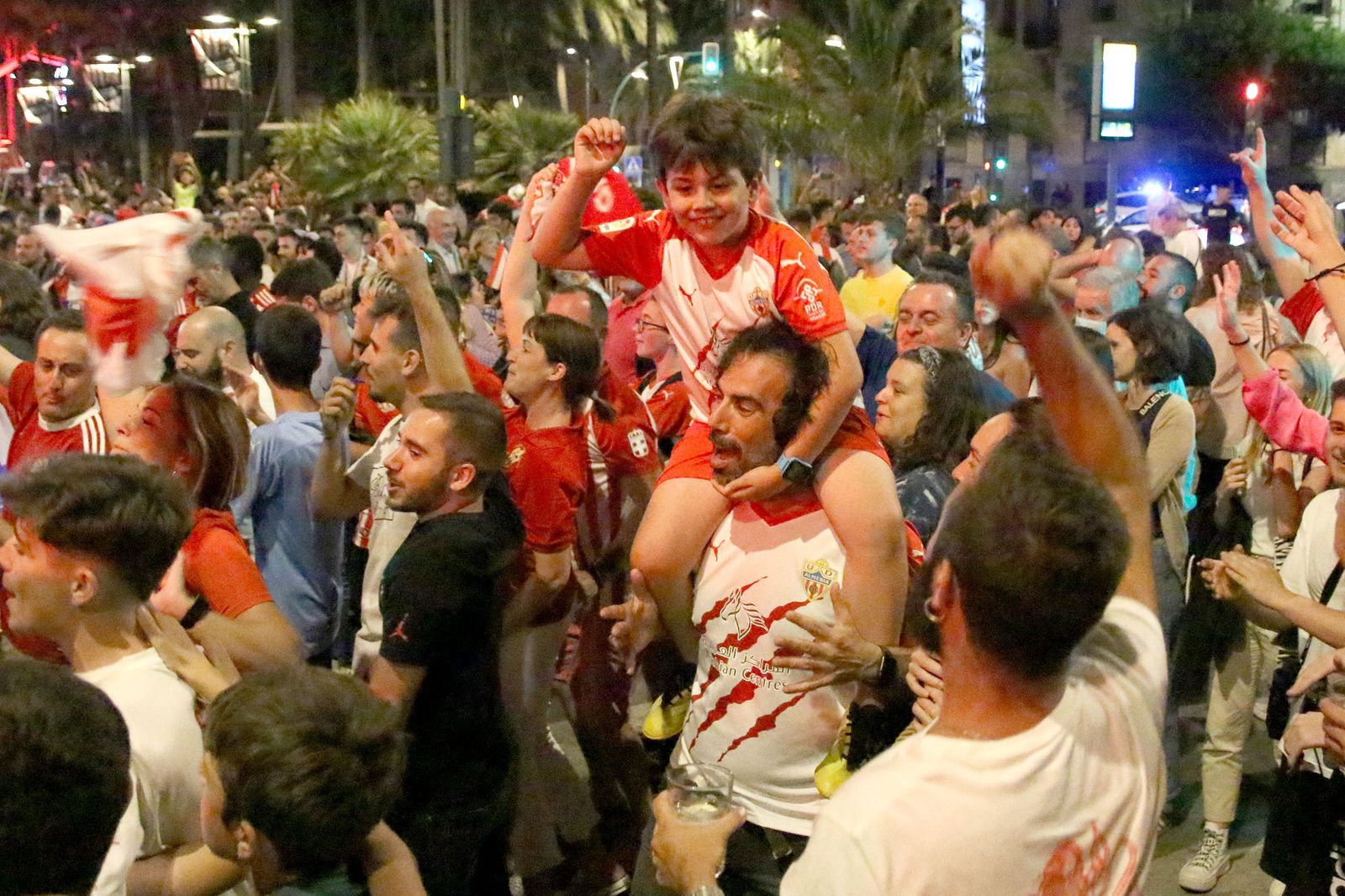 Las imágenes de la celebración del ascenso del Almería en la Plaza de las Velas