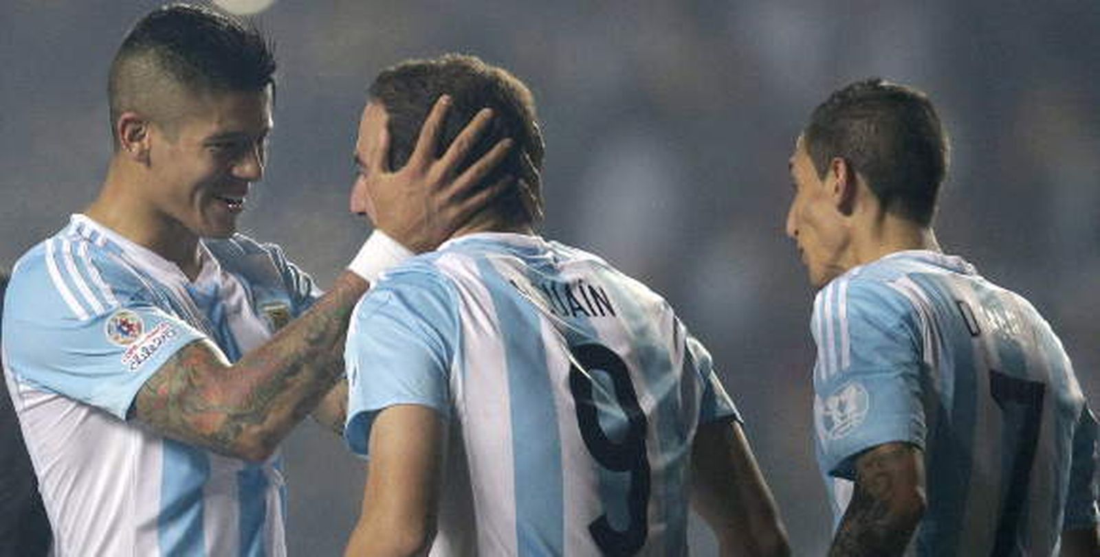 Argentina se desata ante Paraguay y jugará la final ante Chile (6-1)