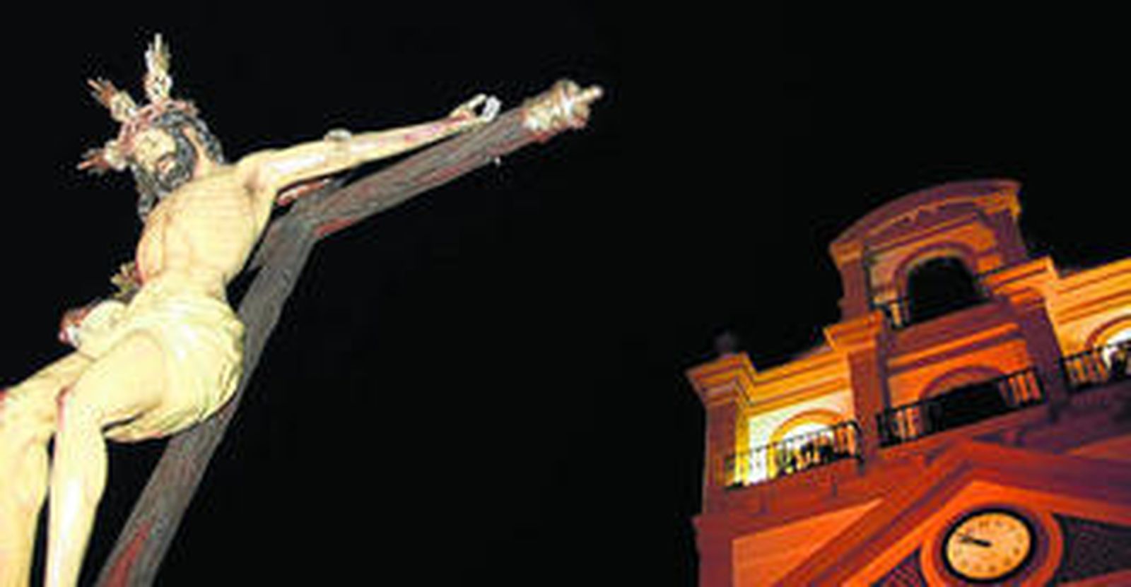 El Cristo de la Misericordia, justo tras salir del santuario de la Inmaculada.