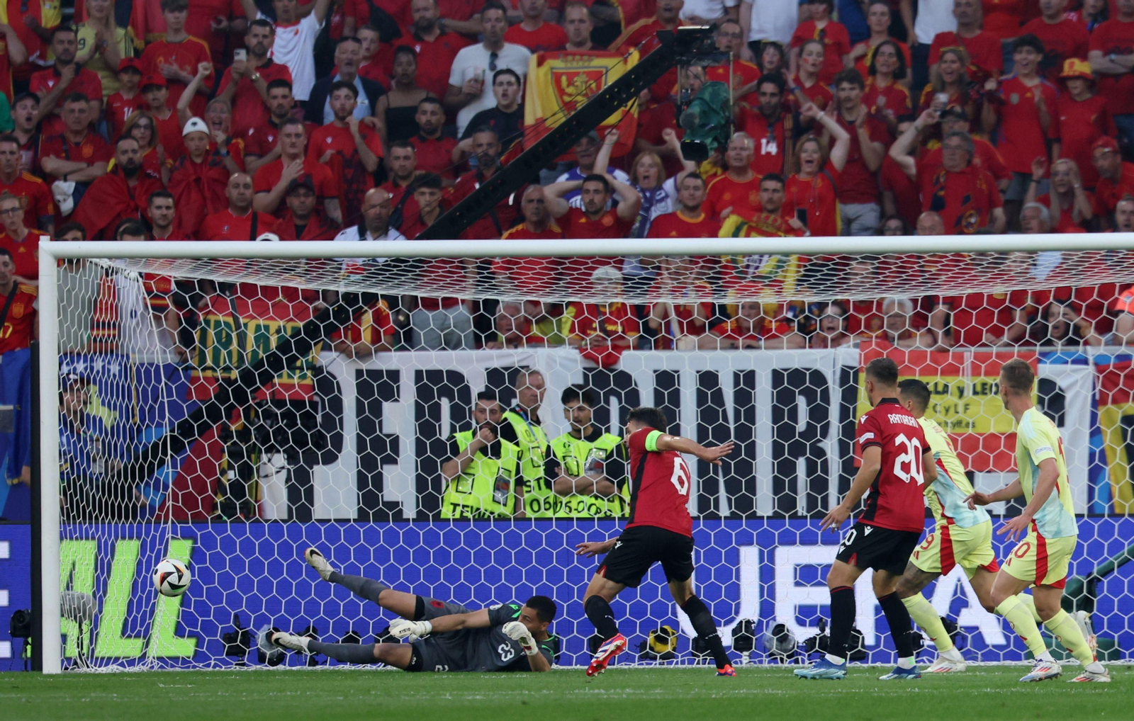 Las fotos del Albania - España