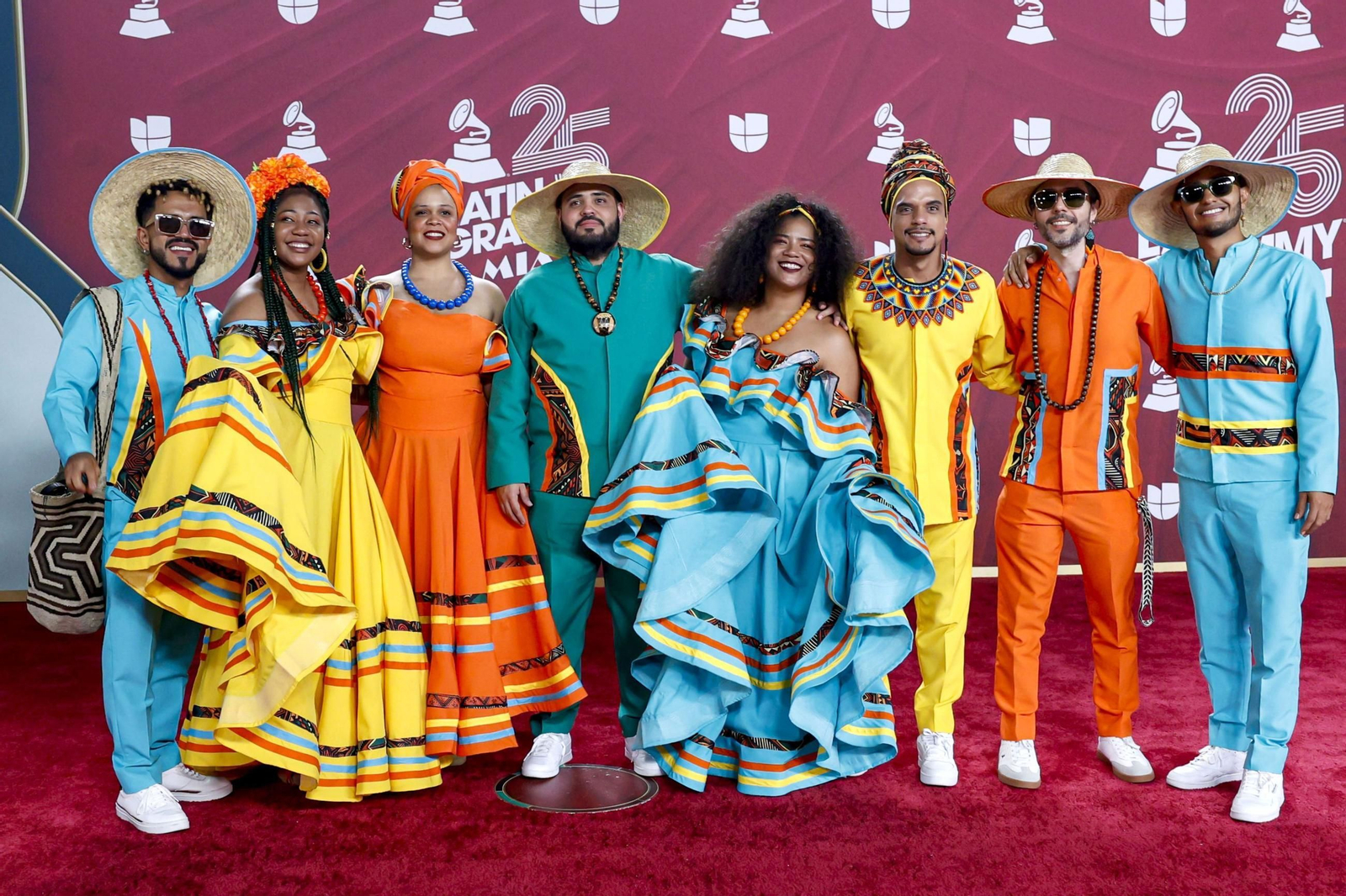 Todos los famosos, tendencias y curiosidades en la alfombra roja de la 25 edición de los Grammy Latinos