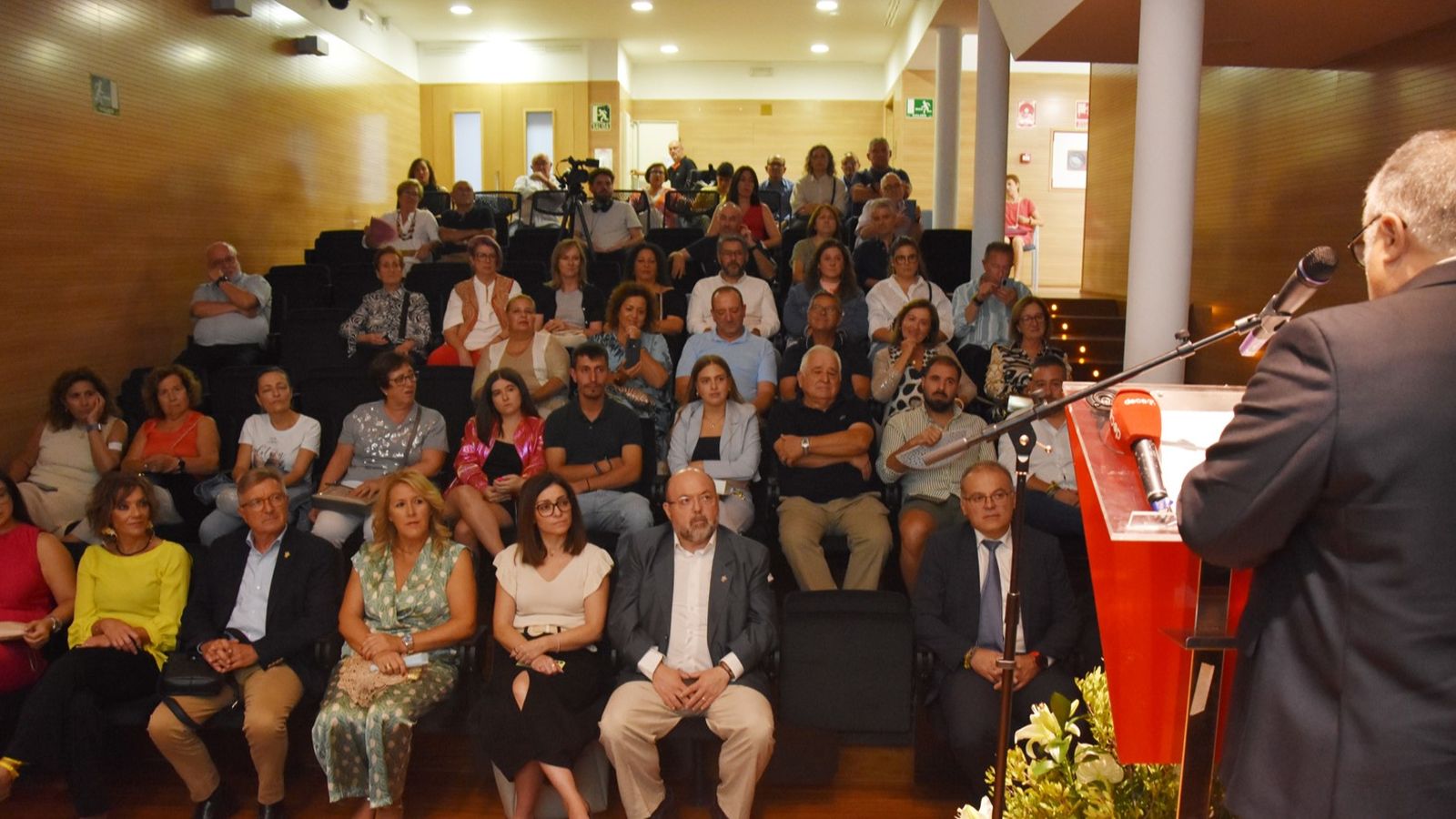 El público que asistió al acto, en el Auditorio del Museo Arqueológico.