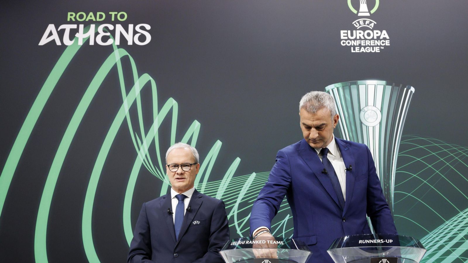 Las fotos de los sorteos europeos con el Betis en la Conference